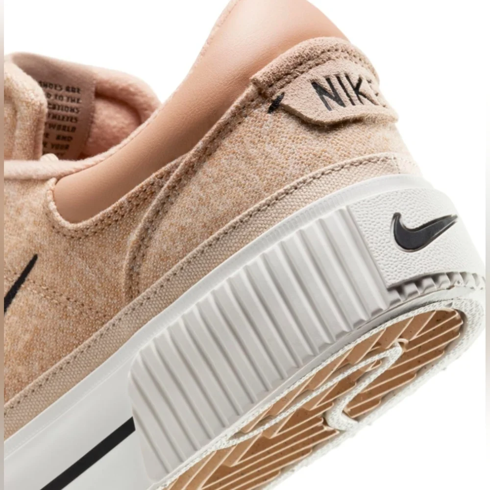 Nike Women's Court Legacy Lift Platform Sneakers Size US 7.5 NWOT MSRP 94.99 - Picture 4 of 10